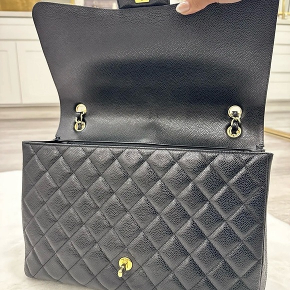 SOLD ON X POSTChanel MAXI  single flap caviar with gold hardware - Picture 9 of 17